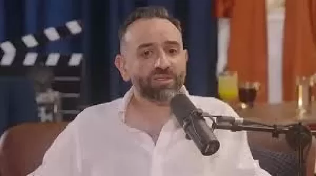 عمرو سلامة بعد وفاة سامح عبد العزيز: المخرج المصري يرحل مبكرا.. والغربي يبدع حتى التسعين