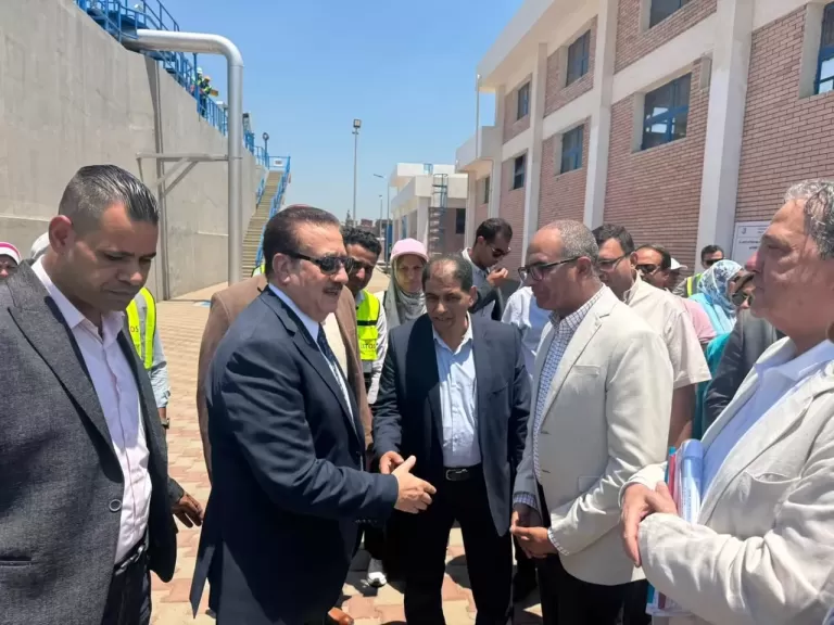 نائب وزير الإسكان: مد وتوسعة وتحسين خدمات الصرف الصحي بـ 31 منطقة ريفية بمحافظة المنوفية