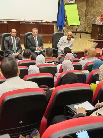 وكيل ”تعليم البحيرة” يستعرض نظام البكالوريا المصرية الجديد مع مديري المدارس ورؤساء أقسام التعليم الثانوى