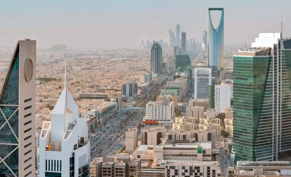 السعودية تفتح أبواب الاستثمار بتعديلات جديدة… وخبراء يتوقعون انتعاش قطاعي العقار والتمويل