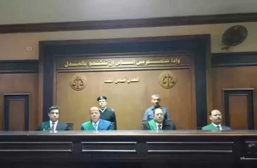 ”المؤبد” لعاطلين بتهمة قتل شخص والشروع بقتل نجله بأسلحة نارية فى بنها