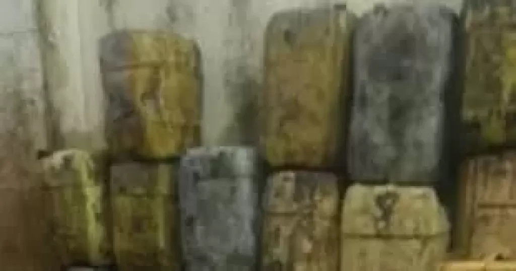 ضبط طن زيت طعام مجهول المصدر داخل مصنع غير مرخّص بشبرا الخيمة