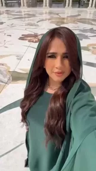 ياسمين عبد العزيز بالحجاب في إعلان جديد