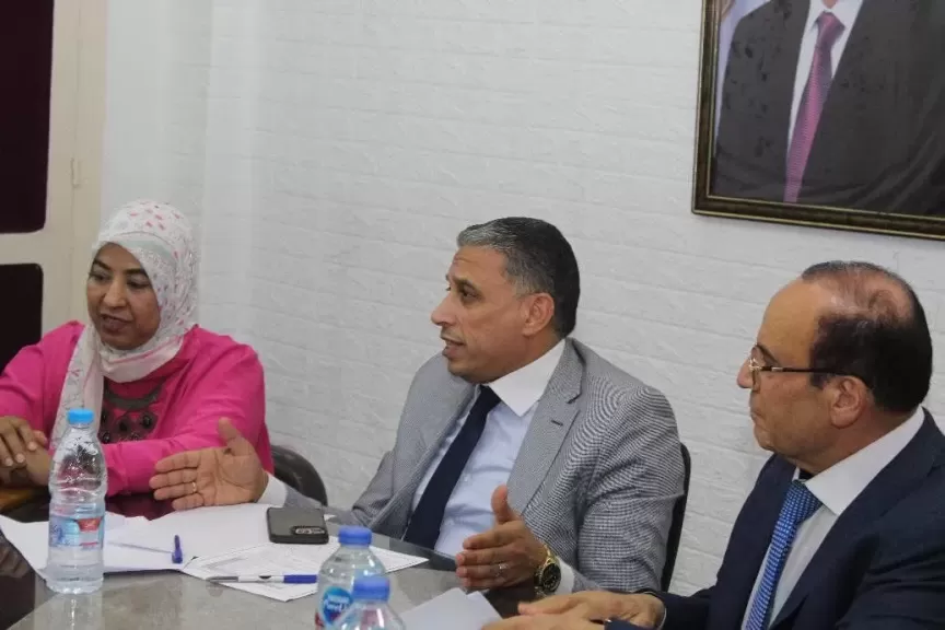 «عطية» يلتقي مجلس الآباء لمناقشة استعدادات ”البكالوريا المصرية” في مدارس الجيزة