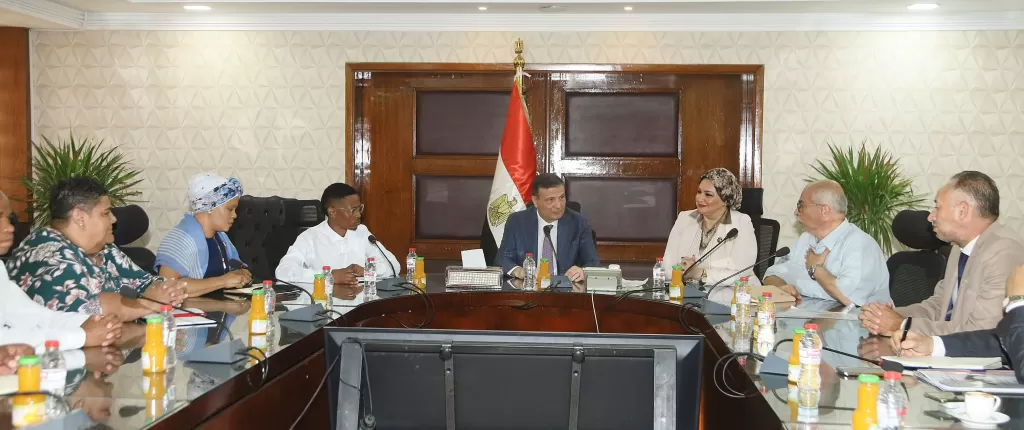 وزير الزراعة يبحث التعاون الزراعي مع وفد النقابة العامة للعاملين بالبنوك بجنوب أفريقيا