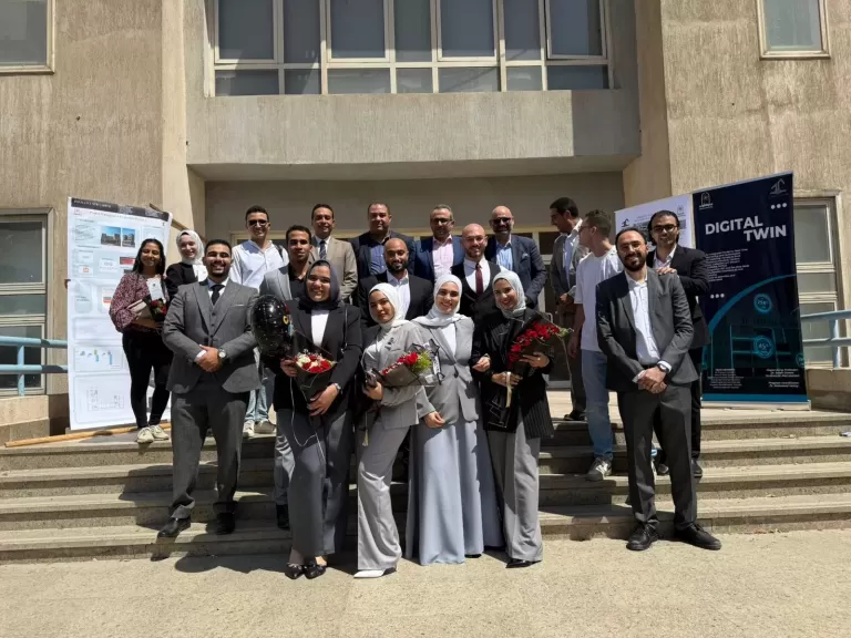 طلاب «هندسة المطرية» يبتكرون نموذجًا متطورًا لإدارة المنشآت عبر التوأمة الرقمية