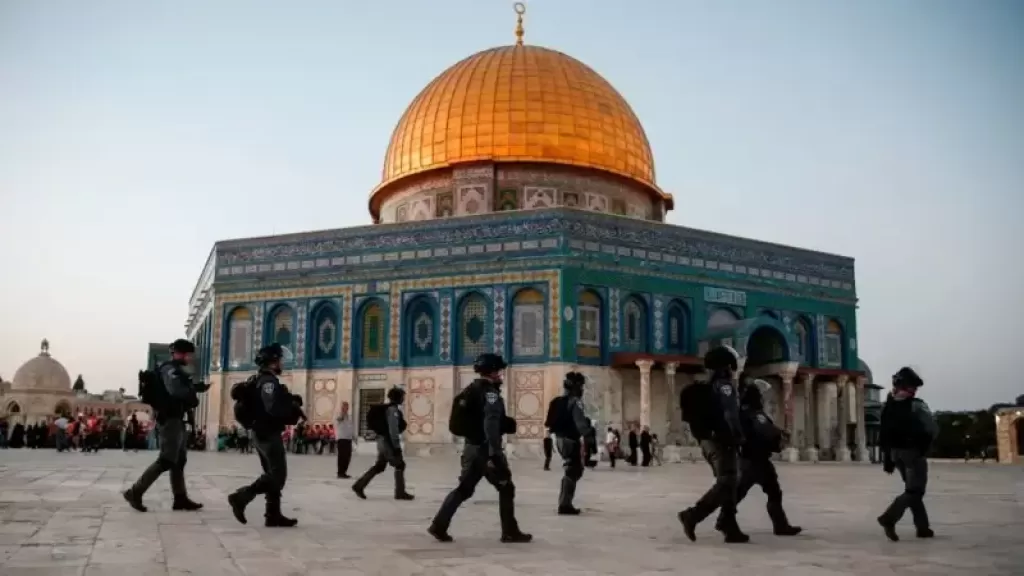 وزير إسرائيلي يمرر قرارًا خطيرًا بمصادرة عقارات في القدس قبل استقالته بساعات