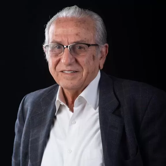 المخرج الكبير علي بدرخان رئيس اللجنة الاستشارية العليا لمهرجان بورسعيد السينمائي الدولي