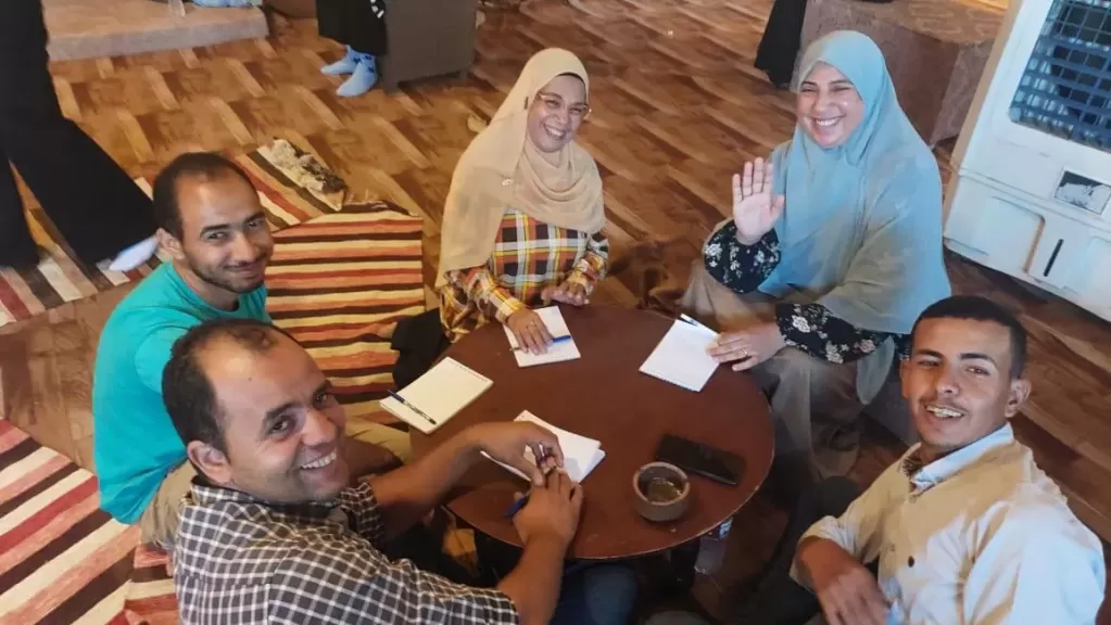 ”قضايا المرأة” تقيم لقاء مع مقدمي الخدمات الصحية بالواحات البحرية