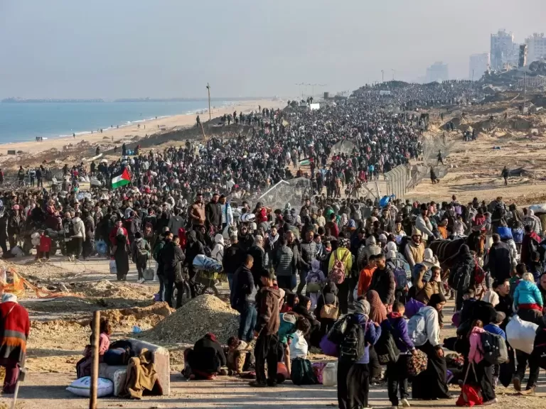 فلسطين نحو المجهول.. حرب صامتة في الضفة الغربية وتهجير يبدأ في قطاع غزة