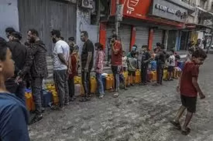 القتل أثناء رحلة الحصول على نقطة مياه.. مأسي أطفال غزة ترسم واقعاً مريراً