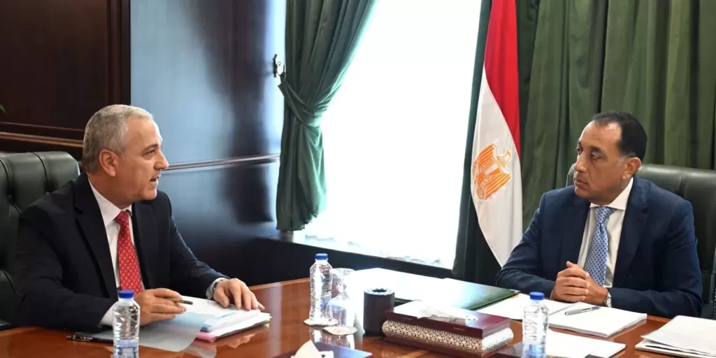 ”مدبول يستعرض مع رئيس الهيئة الوطنية للصحافة عددًا من الموضوعات والملفات