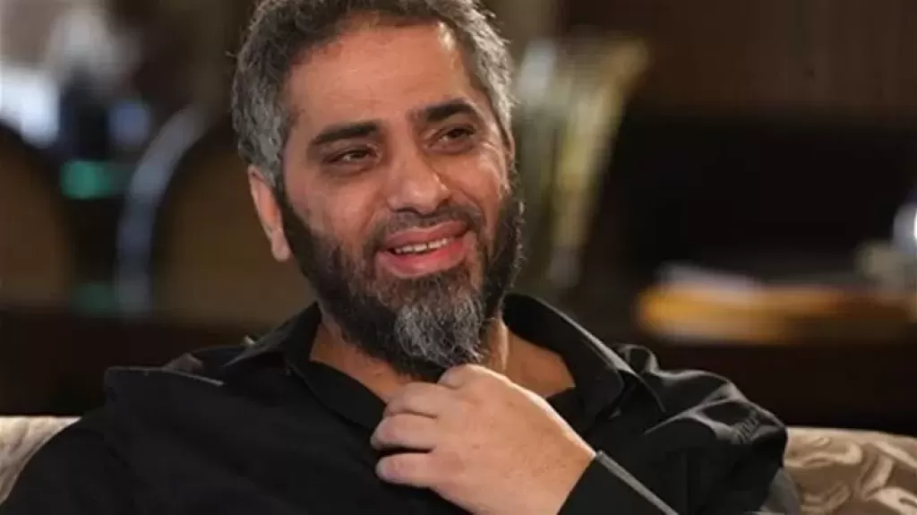 بعد تهديده بالقتل.. أنباء عن تسليم فضل شاكر لنفسه