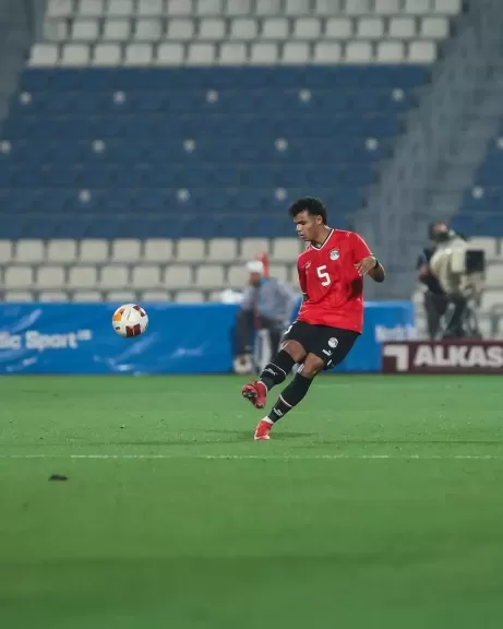 رسميًا.. زد يعلن التعاقد مع مدافع الأهلي الشاب عبد الله بوستانجي