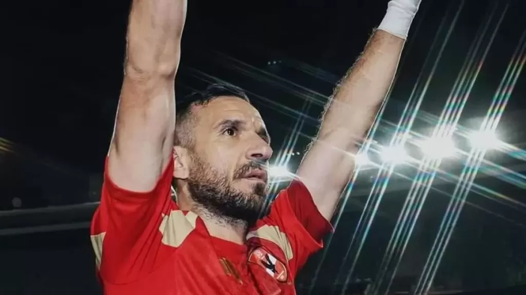 بعد انتهاء رحلته مع الأهلي.. هل يعود معلول إلى ناديه السابق؟