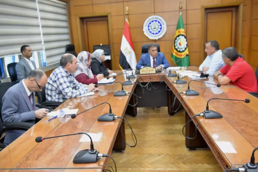 محافظ الدقهلية يترأس اجتماعًا لمتابعة تنفيذ خطة مشروعات الطرق