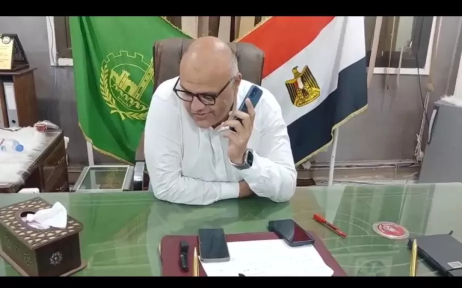 ”محافظ القليوبية” يهنئ ثلاثة من أوائل الثانوية العامة هاتفياً ويشيد بتفوق أبناء المحافظة