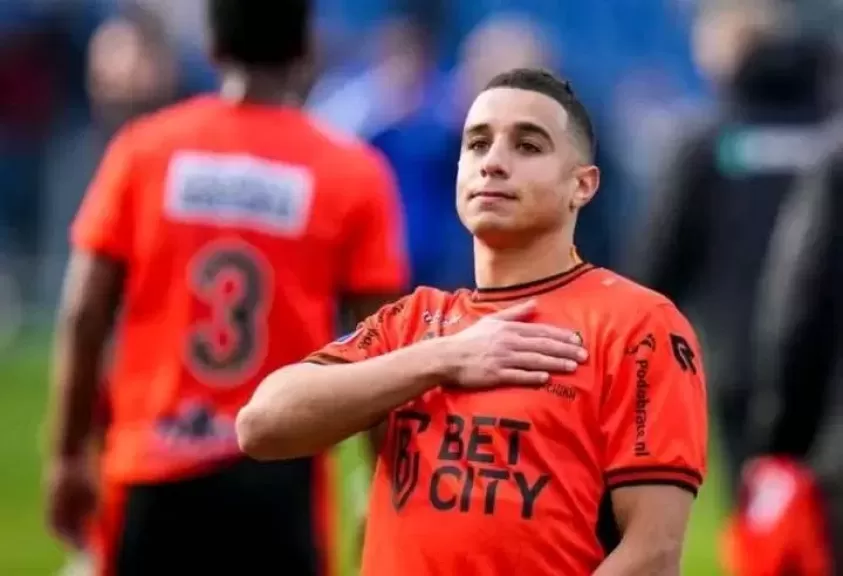 بلال ولد الشيخ يصل المغرب تمهيدًا للانضمام إلى الرجاء الرياضي