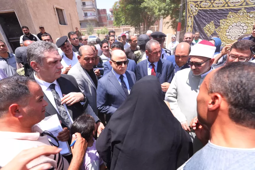 محافظ كفرالشيخ يستمع لشكاوى وطلبات أهالي قرية سنهور المدينة بدسوق