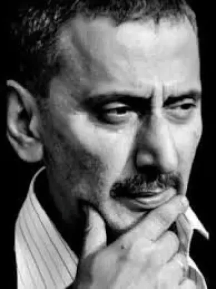 جمعة بجارة القمر 24 عملا .. وارسي قواعد مسرح جسد الواقع من هو خالد الأعمال” زياد الرحبانى” ؟