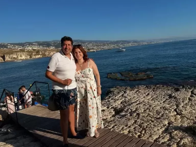 هانى رمزي و زوجته يستمتعان بأجازتها الصيفية في لبنان .. صور