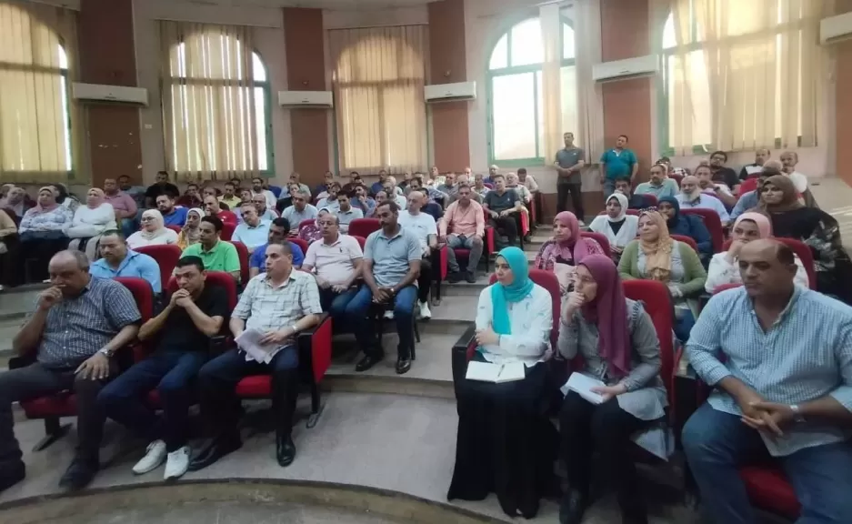 استعدادًا لتجربة إخلاء وهمية.. وكيل وزارة الشباب بالغربية يعقد اجتماعًا موسعًا مع العاملين