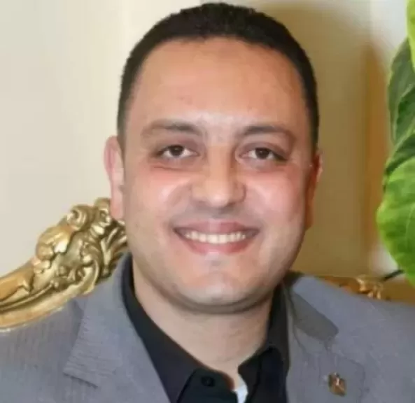 الدكتور أحمد سمير