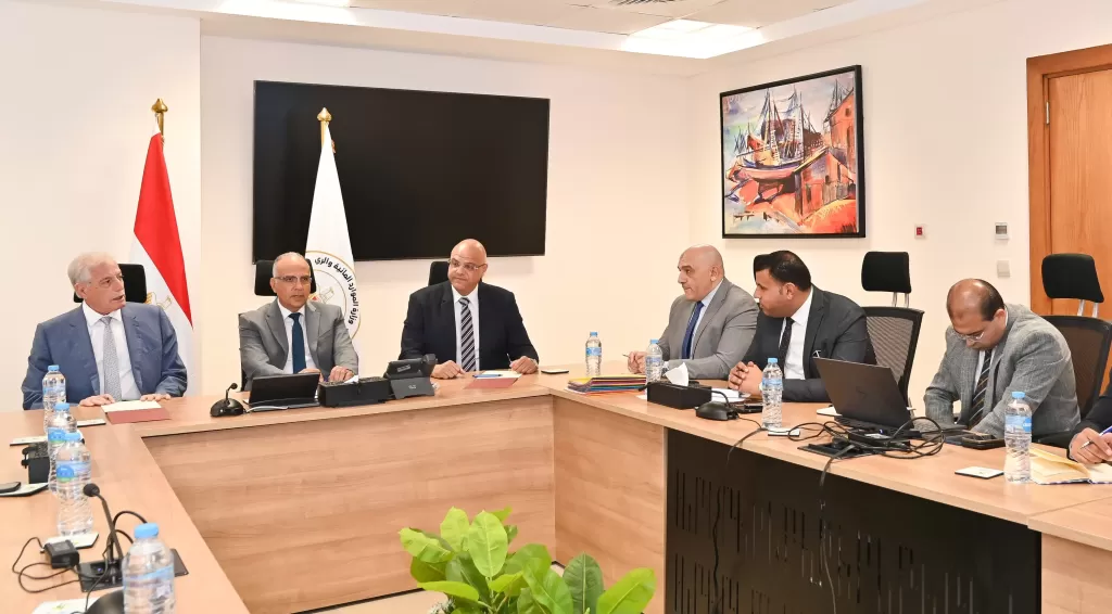 الري:تطوير كورنيش النيل بالقليوبية مع الحفاظ على القطاع المائى لمجرى نهر النيل،