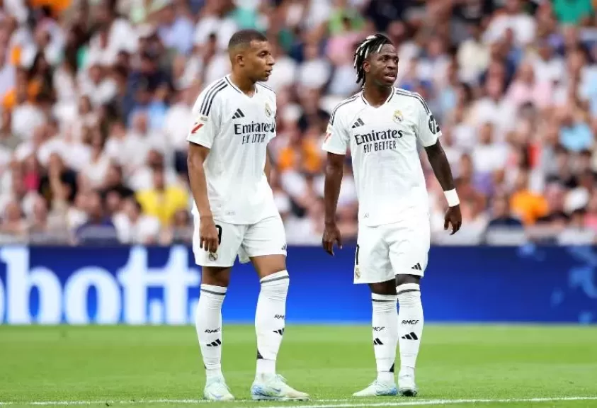 مطالب فينيسيوس المالية تربك ريال مدريد وسط تفاوت في الأرقام مع مبابي