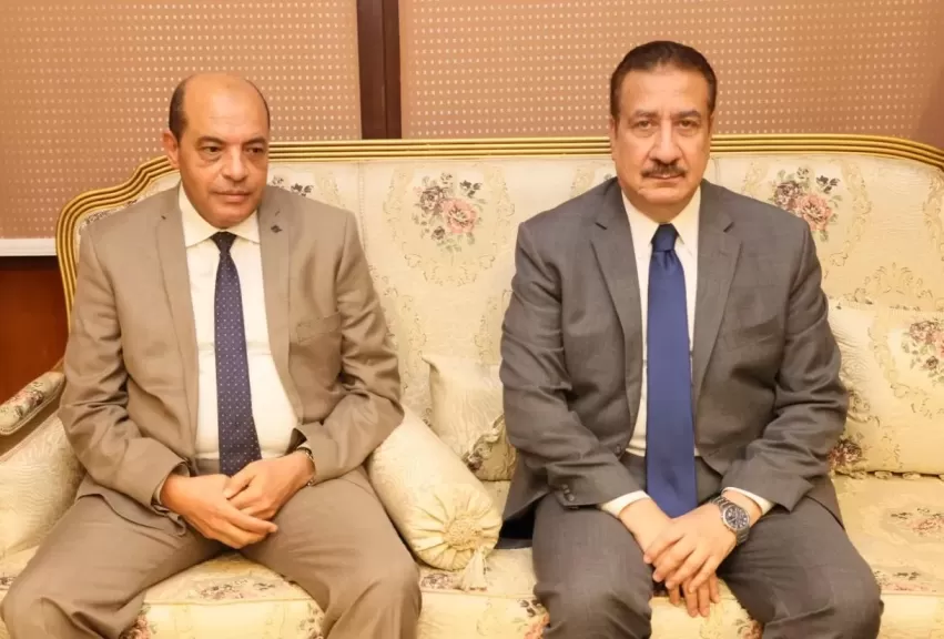 اللواء إبراهيم أبو ليمون يقدم التهنئة للواء علاء الدين الجاحر مدير أمن المنوفية الجديد