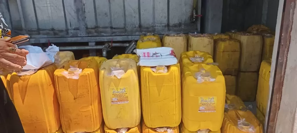 ضبط طن زيت طعام مجهول المصدر خلال حملة تموينية بمدينة مطوبس بكفر الشيخ
