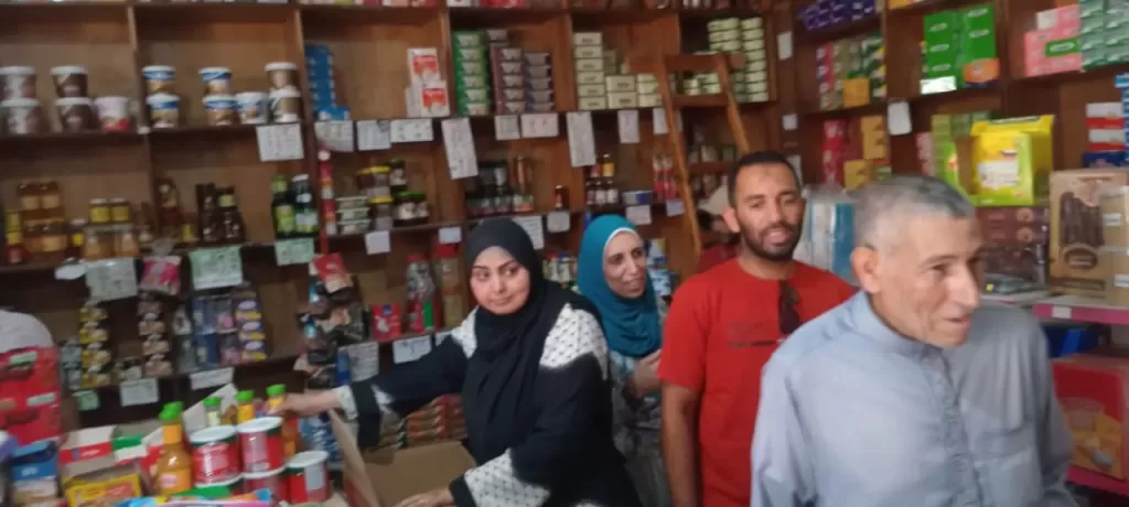 التحفظ على منشطات جنسية مجهولة داخل محل عطارة خلال حملة تموينية بكفر الشيخ