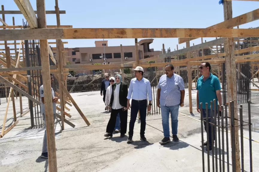 ”الجيزاوى” يتفقد عدداً من المنشآت الجديدة بكفر سعد.. ويؤكد حرصهم علي رفع الطاقة الإستيعابية للجامعة