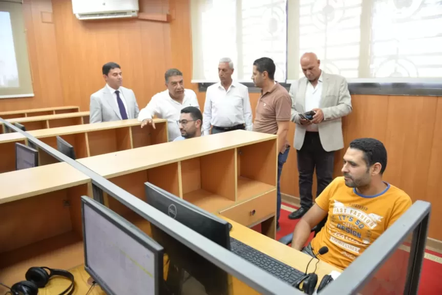 محافظ الدقهلية يُجري مكالمات هاتفية بعدد من المواطنين للتأكد من حل مشكلة انقطاع المياه