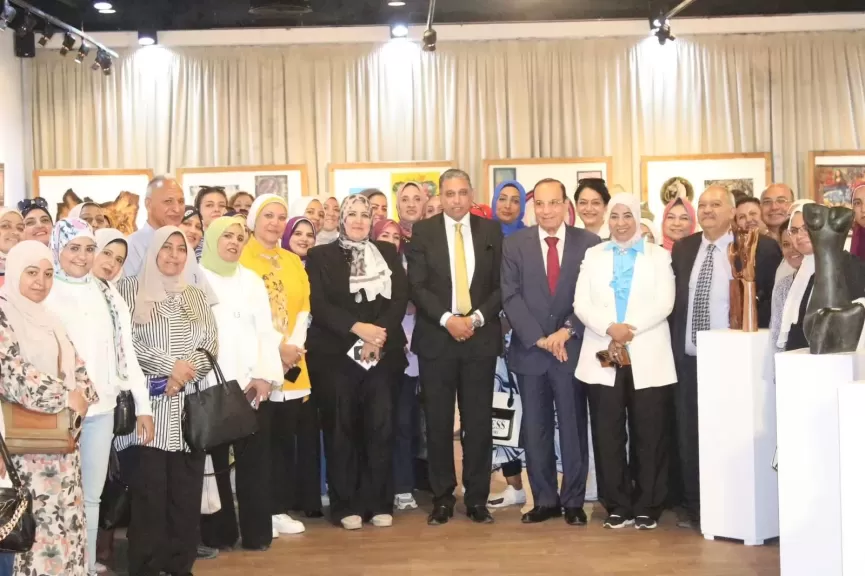 مدير «تعليم الجيزة» يفتتح معرض معلمي التربية الفنية بدار الأوبرا...صور