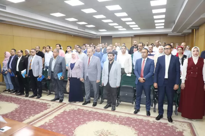 محافظ بني سويف ورئيس البورصة يفتتحان فعاليات النسخة الثالثة عشر لمؤتمر البورصة للتنمية