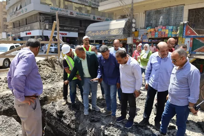 رئيس ”مياه الغربية” يتابع أعمال إحلال وتجديد خط مياه رئيسي بالمحلة الكبرى ضمن خطة رفع كفاءة الشبكات