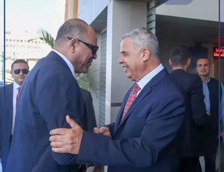 محافظ الإسكندرية يناقش مع وزير العمل ملف التوظيف وتنمية مهارات الشباب