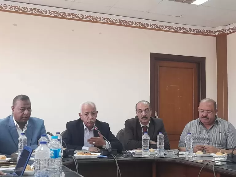 اتحاد العمال يقود ”الانتقال العادل” لحماية العمالة من التحولات التكنولوجية والتغيرات المناخية