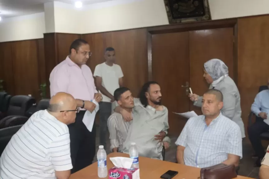 حلول فورية وسريعة قدمها ”محافظ القليوبية” للمواطنين خلال اللقاء الأسبوعي للجماهير   في الخصوص