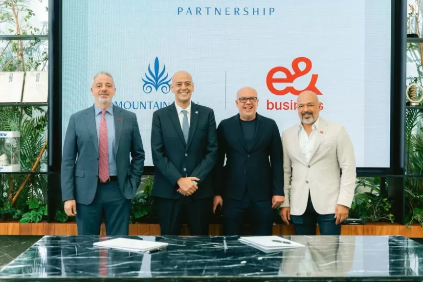 شراكة إستراتيجية بين ”إي آند بيزنس وماونتن ڤيو لتقديم حلول المدن الذكية في مشروعاتها المستقبلية”