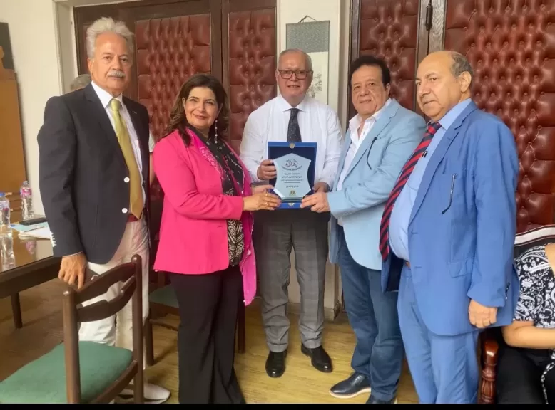 منظمة تضامن الشعوب الأفرو آسيوية تكرم عاطف عبد اللطيف تقديرًا لإسهاماته في دعم السياحة