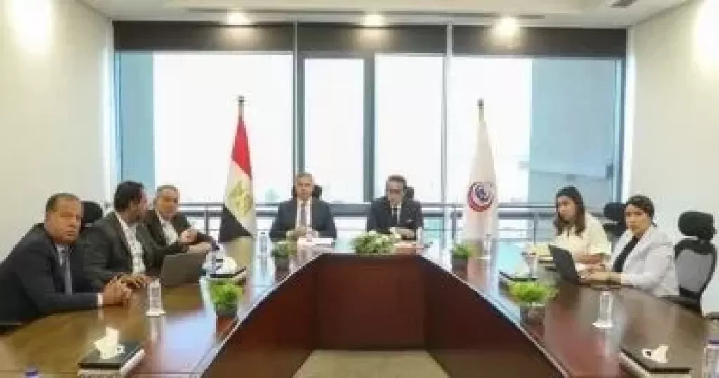 وزير الصحة ومحافظ الإسكندرية يعقدان اجتماعا لمتابعة مشروع ”شبكة رعاية صحية”