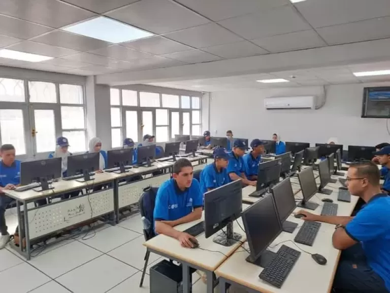 التعليم الفني يدخل عصر الذكاء الاصطناعي.. افتتاح 8 مدارس تكنولوجيا جديدة WE