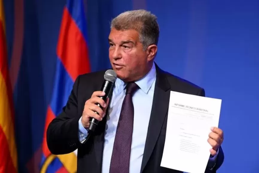 برشلونة مهدد بفقدان 3 لاعبين بسبب قيود اللعب المالي النظيف