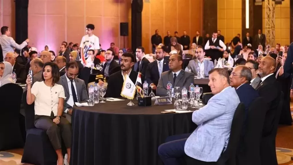 ”الجبهة الوطنية” يكرّم أوائل الثانوية العامة: المتفوقون أولوية في أجندتنا الوطنية