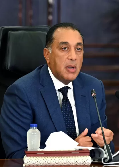 رئيس الوزراء يوجه بمراجعة كل المحطات والشبكات الكهربية والتأكد من وجود خطط طوارئ