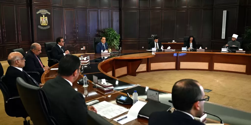 رئيس الوزراء يطالب اتحادات الغرف بوضع تصور شامل لعملية تخفيض الأسعار