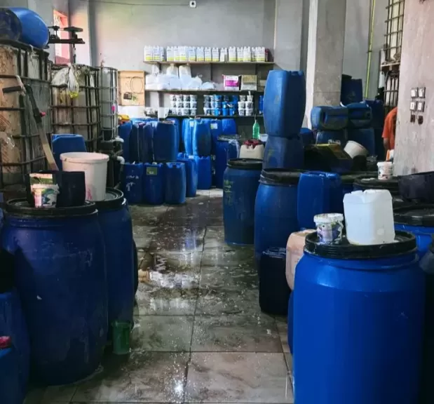ضبط كيان غير مرخص لإنتاج المنظفات الصناعية المغشوشة بمنوف