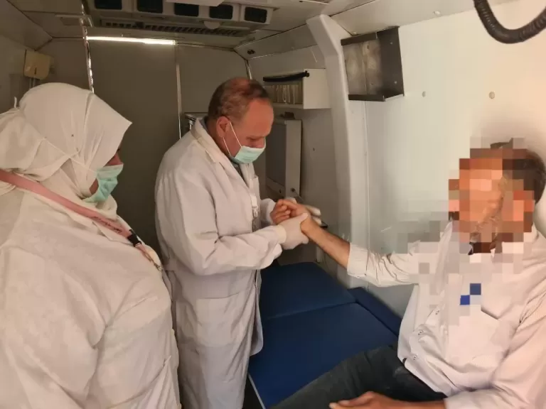 الكشف على 889 مواطنا خلال قافلة طبية بقرية الأمل مركز أبو المطامير